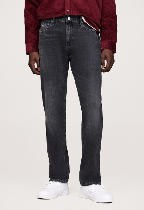 Ryan Regular Straight Jeans