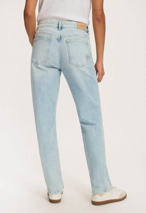 Liv Straight Jeans