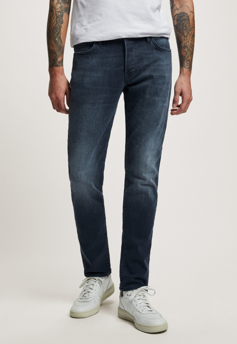 Porter Slim Tapered Jeans 