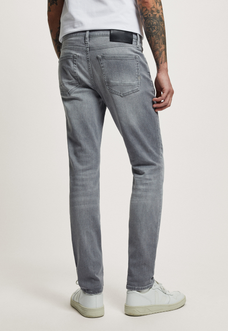 Porter Slim Tapered Jeans